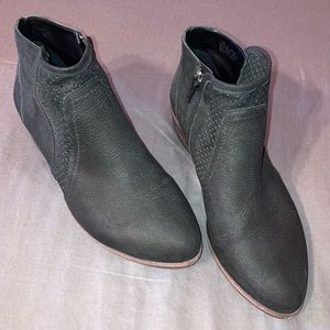 Gianni Bini real leather boosts womens